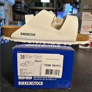 Birkenstock Arizona Sandals in White- Size US 7. EU 38